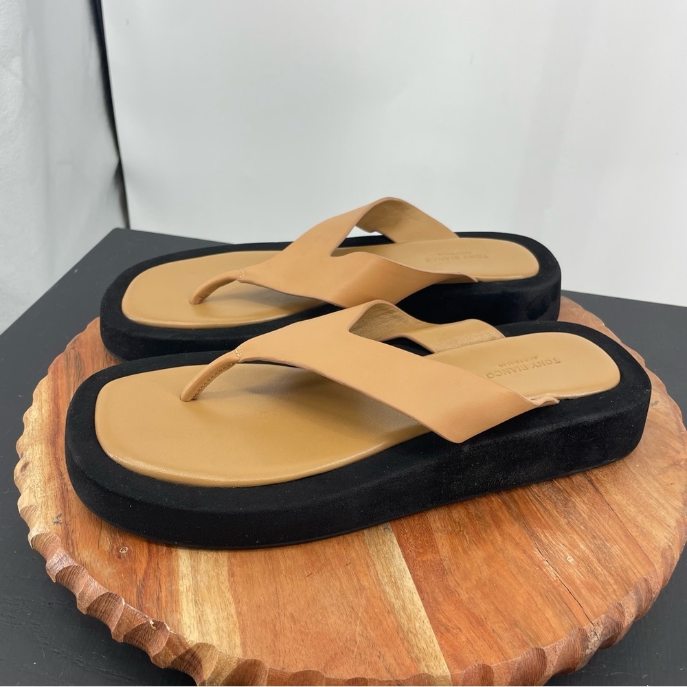Tony Bianco Ives Tan Como Sandals flip flop Sz 10